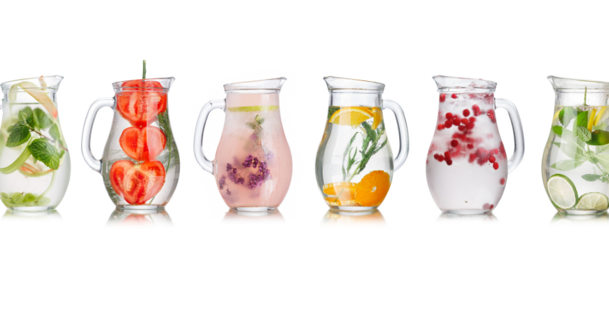 Eaux aromatisées drainantes et détox faites maison