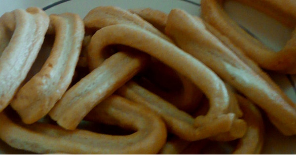 Apulische Taralli mit Käse und Pfeffer