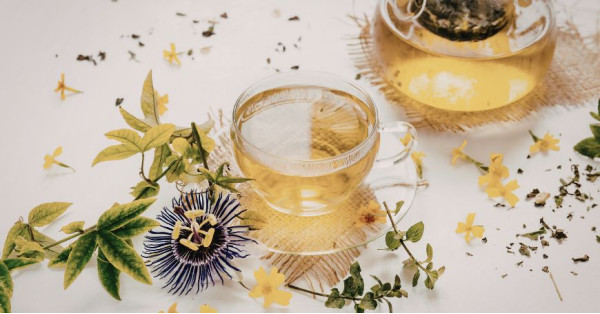 Tisanas para el Cabello: Propiedades, Recetas y Productos Naturales