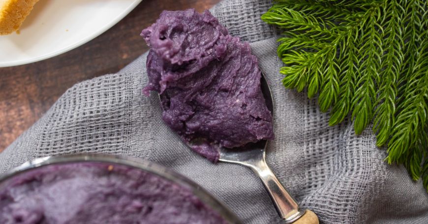 Ube: Cos'è l'Igname Viola che ha Conquistato le Caffetterie di Tutto il Mondo