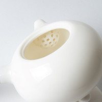 Porzellan-Teekanne mit Holzgriff -Jun-