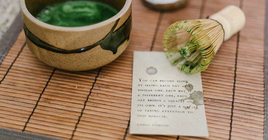 préparation du thé matcha